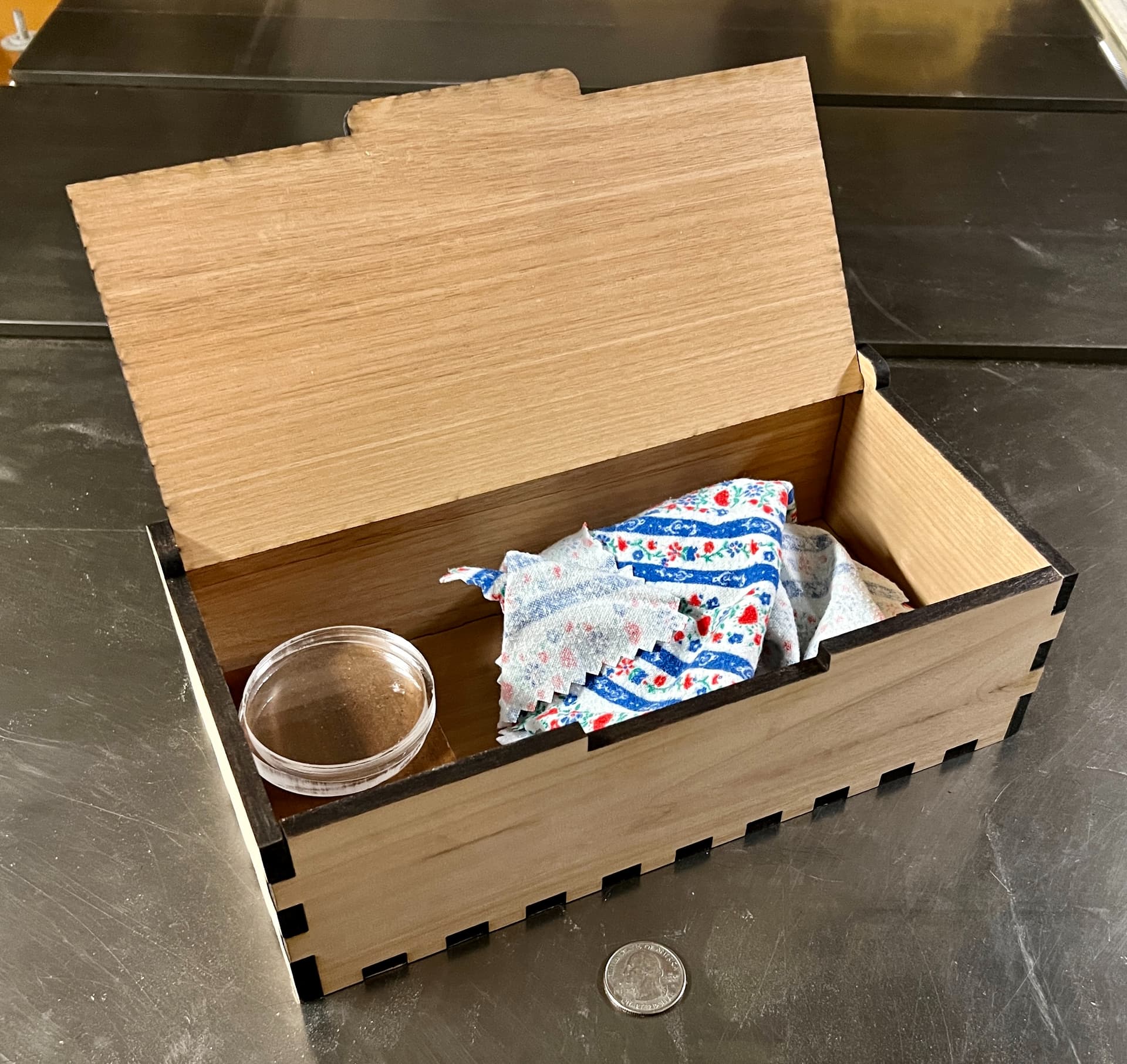 imagem do arquivo vetor para download Caixa para lanches com tampa de dobradiça