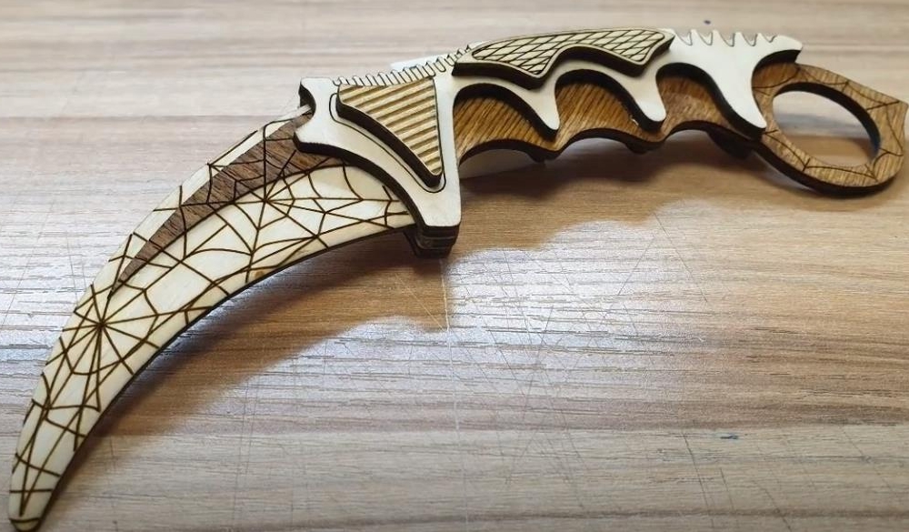 imagem do arquivo vetor para download Faca Karambit Gravada em Madeira de 3mm
