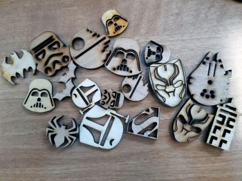 imagem do arquivo vetor para download Fichas de Cultura Pop Cortadas a Laser