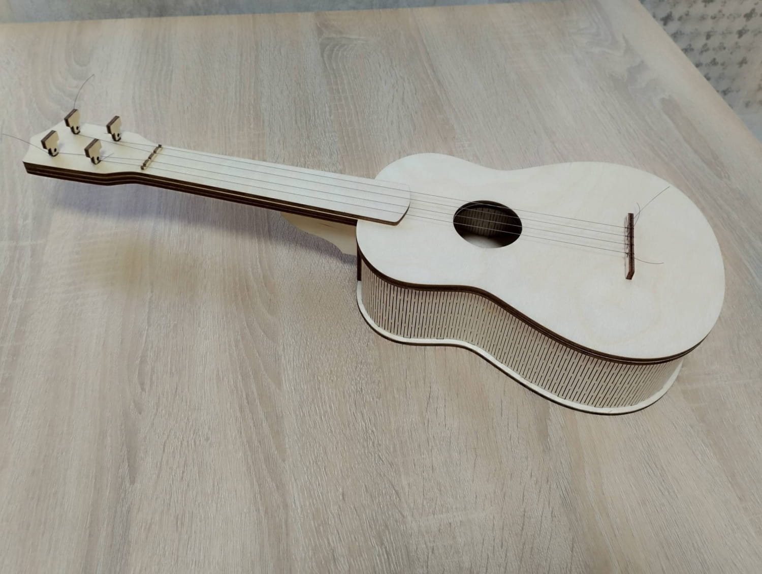 imagem do arquivo vetor para download Guitarra Ukulele Cortada a Laser