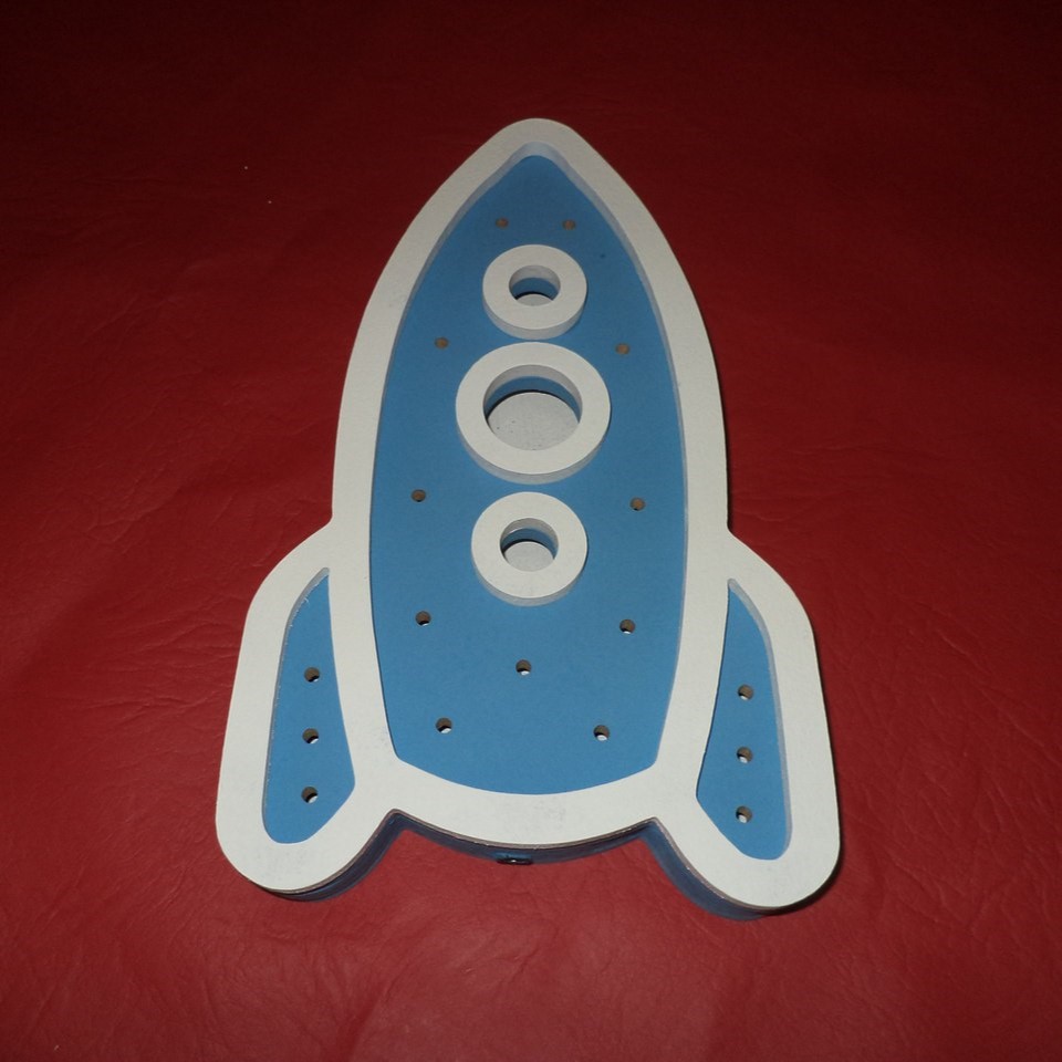 imagem do arquivo vetor para download Luminária de Parede em Forma de Foguete