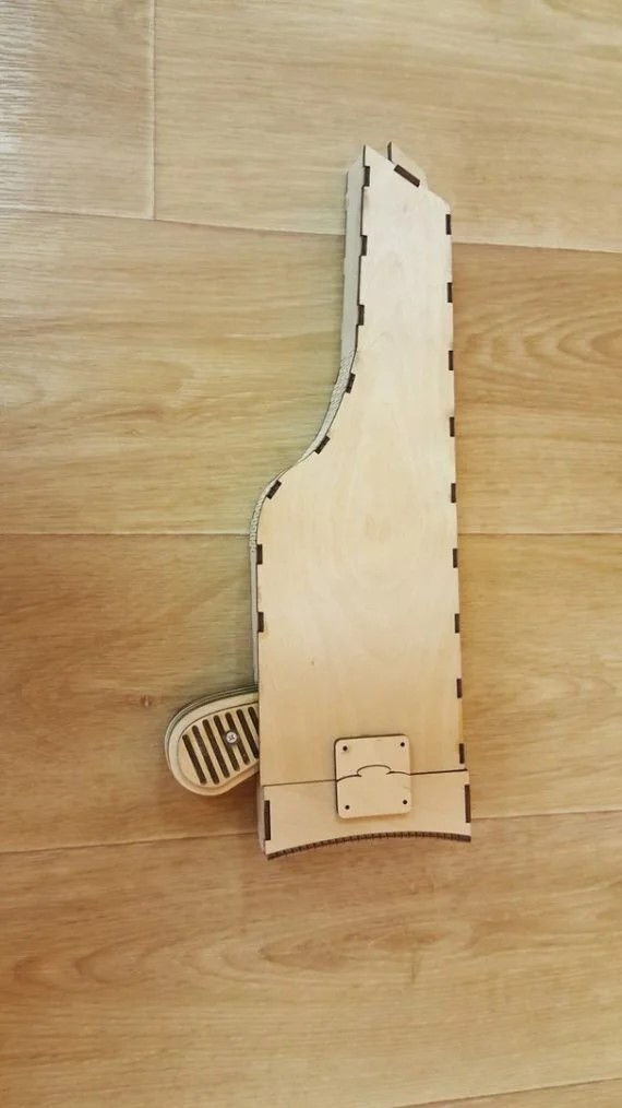 imagem do arquivo vetor para download Pistola de Brinquedo Mauser C96 com Coldre