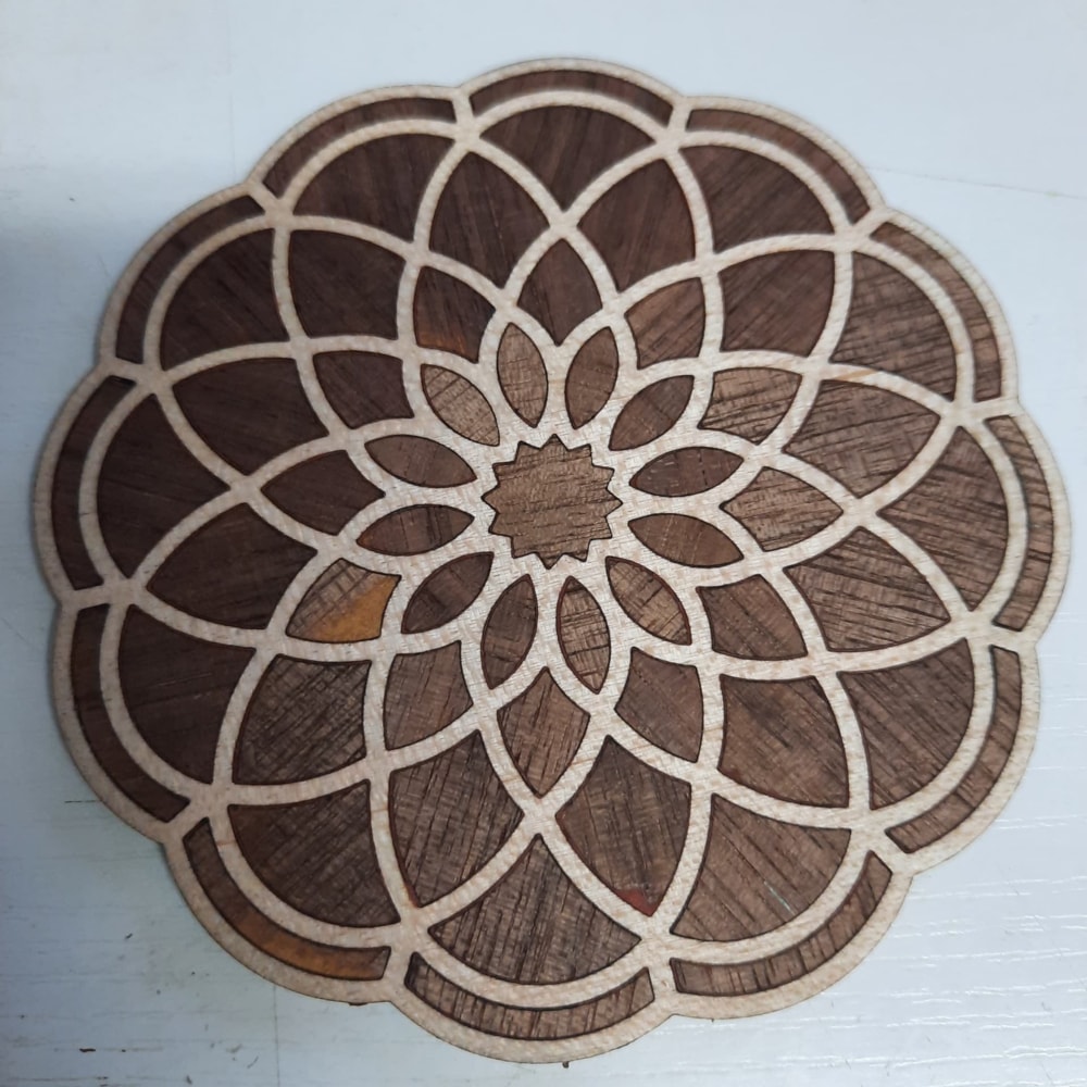 imagem do arquivo vetor para download Porta copos Redondo com Design de Mandala