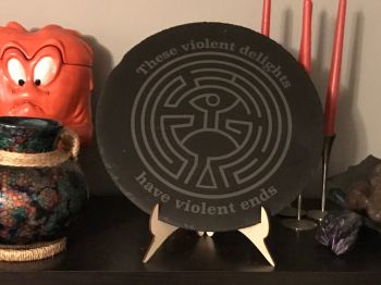 imagem do arquivo vetor para download Suporte de Mesa para Exibição Cortado a Laser