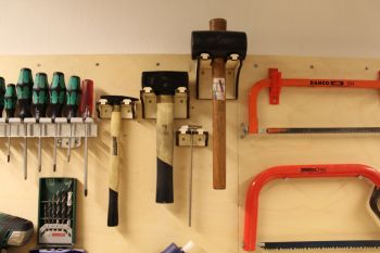 imagem do arquivo vetor para download Suporte de Parede para Martelo Cortado a Laser