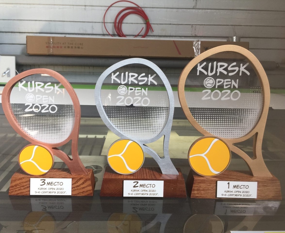 imagem do arquivo vetor para download Troféu de Raquete de Tênis