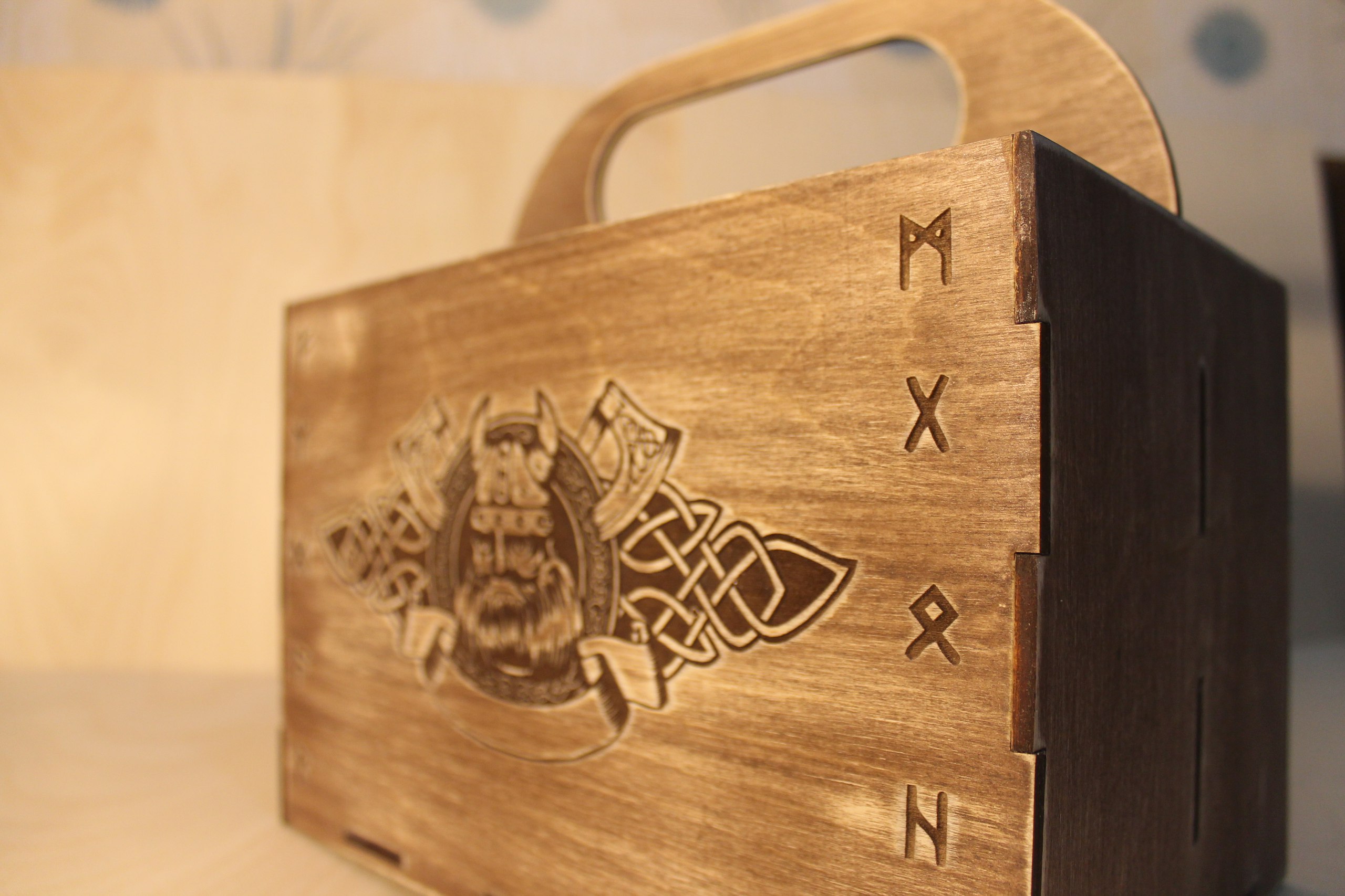 imagem do arquivo vetor para download Caixa de Cerveja Viking