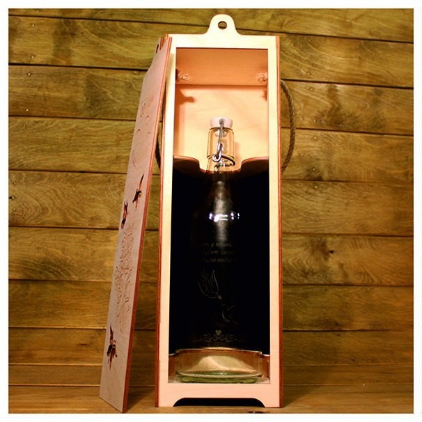 imagem do arquivo vetor para download Caixa de Vinho Personalizada em Madeira