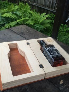 imagem do arquivo vetor para download Caixa de Whisky