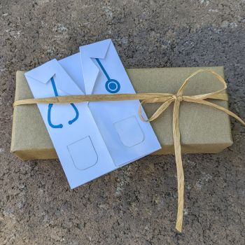 imagem do arquivo vetor para download Cartão de Casaco Branco