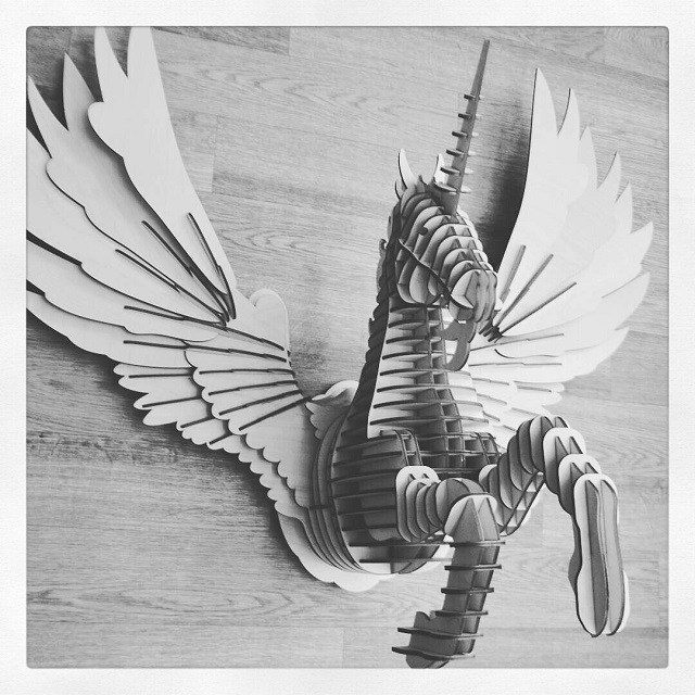 imagem do arquivo vetor para download Dragão Cavalo com Detalhes de Corte a Laser