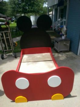imagem do arquivo vetor para download Modelo de Cama para Bebê Mickey Mouse
