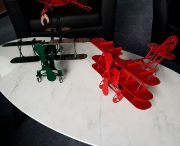 imagem do arquivo vetor para download Planos de avião biplano de brinquedo