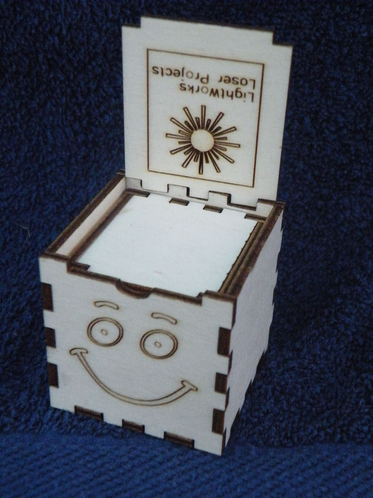 imagem do arquivo vetor para download Robô de Madeira Brinquedo
