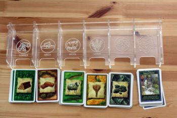 imagem do arquivo vetor para download Suporte para cartas de Catan e organizador