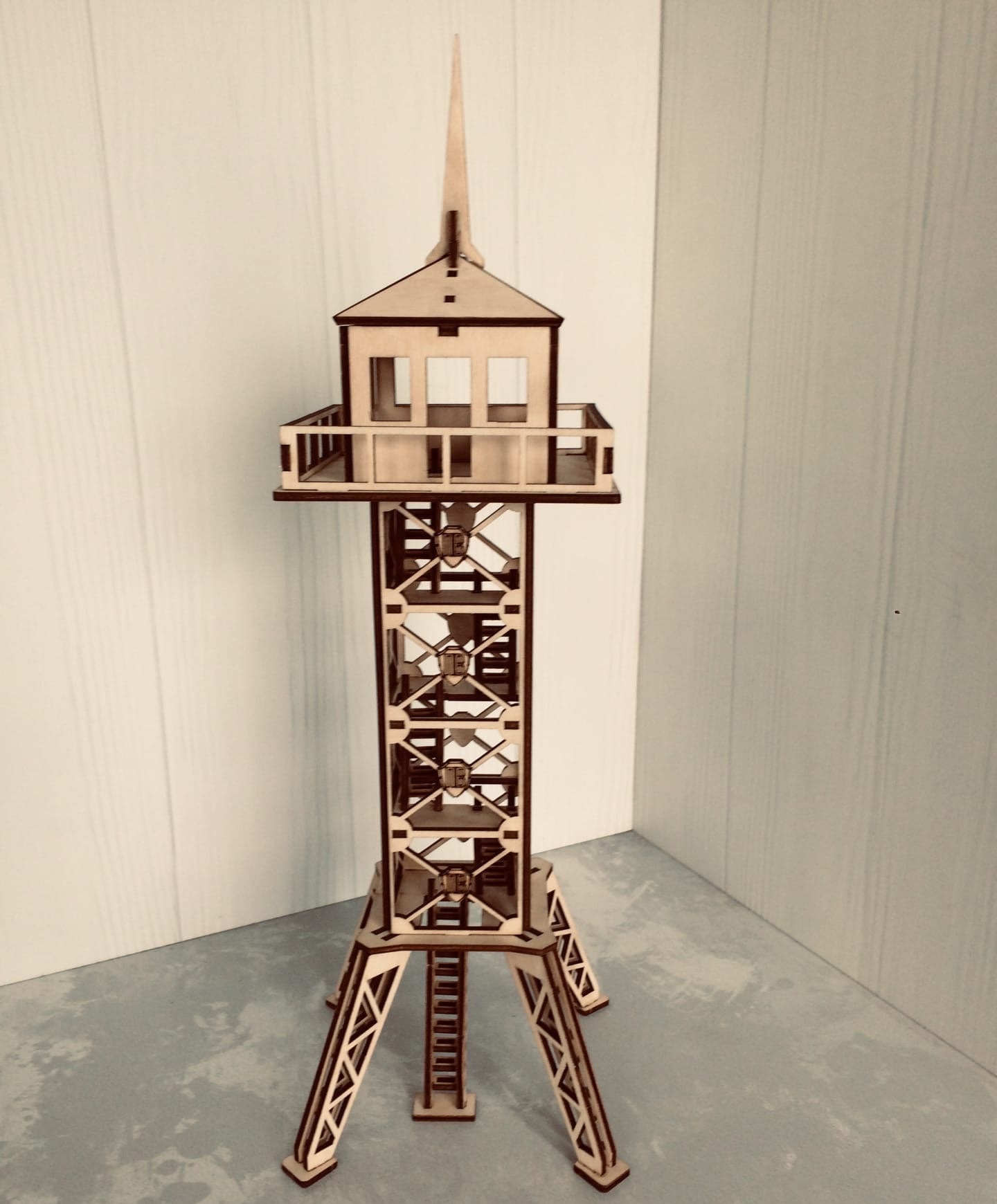 imagem do arquivo vetor para download Torre de Observação Militar Modelo 3D em Madeira