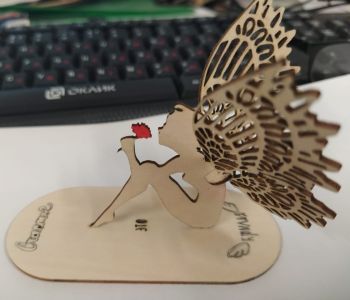 imagem do arquivo vetor para download Decoração de Mesa de Anjo de Madeira