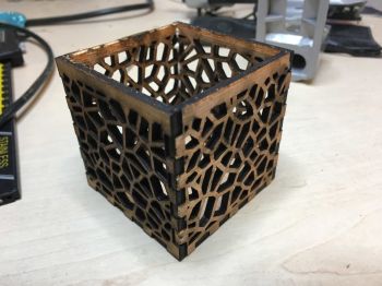 imagem do arquivo vetor para download Porta Velas Voronoi