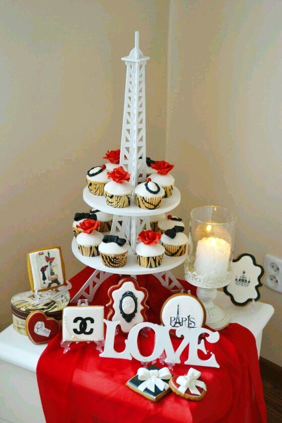 imagem do arquivo vetor para download Suporte Cupcakes em Formato de Torre Eiffel