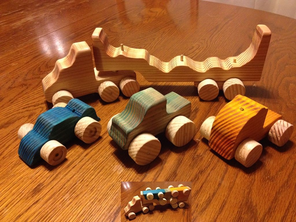 imagem do arquivo vetor para download Brinquedo Caminhão Transportador de Carros